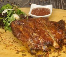 Свиные рёбра с соусом BBQ