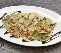 Куриное филе с овощами в сливочном соусе