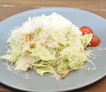 Салат Цезарь классический