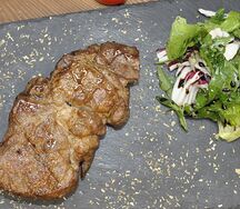 Стейк из cвинoй шейки