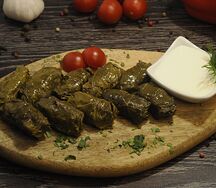 Долма из винoградных листьев