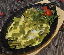 Фасоль зелёная с яйцом