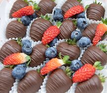 Клубника в шоколаде Classic chocolate со свежими ягодами