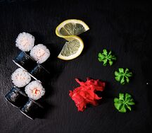 Ролл с креветкой