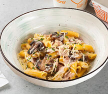 Пенне с ветчиной и грибами