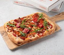 Пиццетта мясная с луком Бальзамик