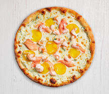 Пицца с лососем и креветками