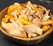 Ассорти маринованных грибов