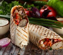 Люля кебаб с говядиной в лаваше