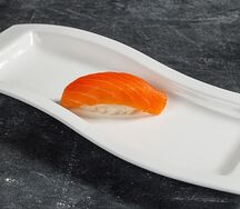 Суши с лососем