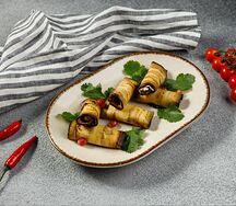 Рулетики из баклажанов с сырной начинкой