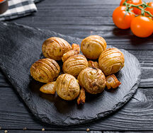 Картофель на мангале с салом