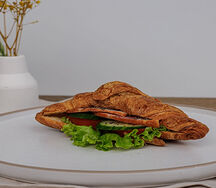 Круассан с карбонадом