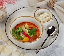 Том ям с морепродуктами