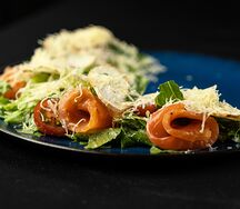 Цезарь с гравлаксом
