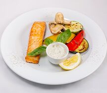 Сёмга на гриле с овощами гриль