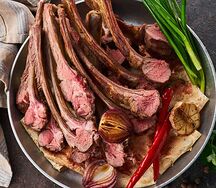 Бок ягненка с овощами
