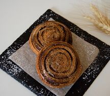 Булочка с корицей