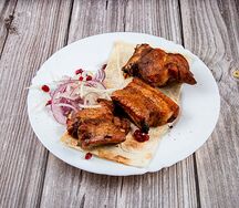 Шашлык из свиных ребрышек на мангале