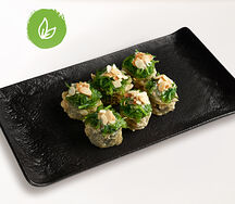 Ролл темпура с такуаном и чукой