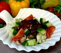Салат с куриной печенью в соусе терияки