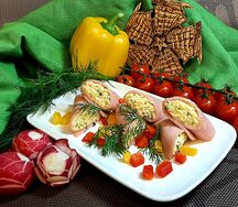 Рулетики из ветчины