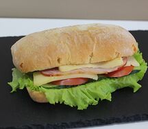 Чиабатта с ветчиной и сыром