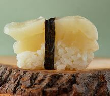 Суши Гребешок