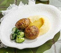 Куриные котлеты с картофельным пюре