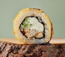 Ролл в темпуре с угрем