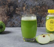 Свежевыжатый сок из яблока