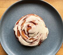 Синнабон с малиной