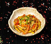 Wok Удон с курицей кимчи