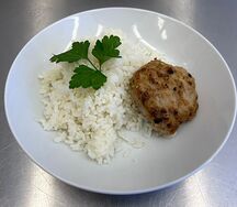 Мясная котлета с рисом