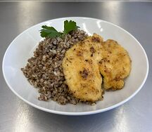 Куриный шницель с гречкой