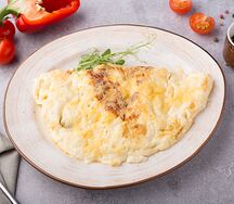Омлет по-французски с моцареллой и овощами