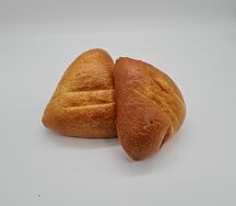 Пирожок с ветчиной и сыром