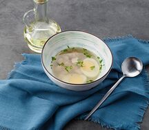 Куриный бульон с гренками