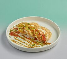 Панкейки с бананом и солёной карамелью