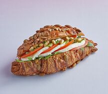 Круассан Цельнозерновой с моцареллой