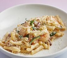 Паста Казаречче с креветками и цукини