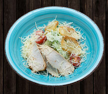 Салат Цезарь с курицей