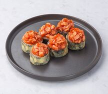 Ролл с лососем и креветками в темпуре