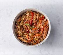 Рис со свининой, овощами и соусом терияки