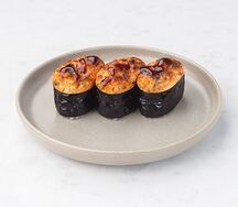 Угорь, запечённый под спайси-соусом