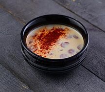 Сырный крем-суп с копчеными колбасками