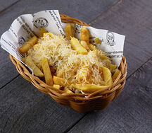 Картофель фри с пармезаном и перцем халапеньо