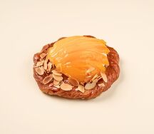 Вензель с пломбиром и манго  