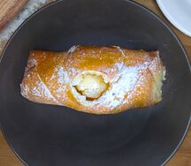 Булочка с творогом