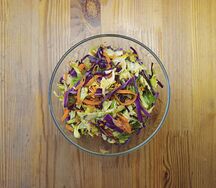 Салат с краснокочанной капустой